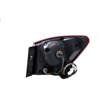 Lanterna traseira esquerda